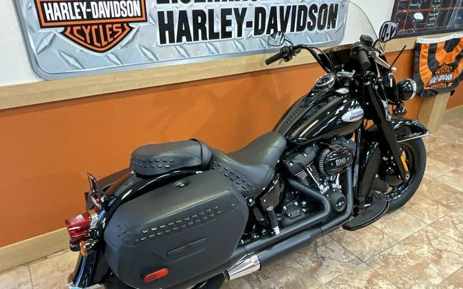 2022 Harley-Davidson® FLHCS - Heritage Classic 114