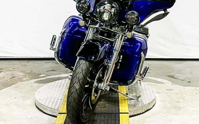 2011 Harley-Davidson® FLHTCUSE6 - CVO™ Ultra Classic® Electra Glide®