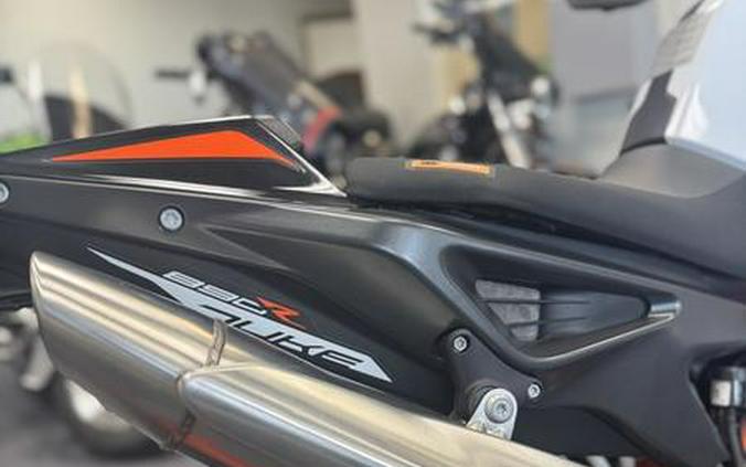 2021 KTM 890 Duke R