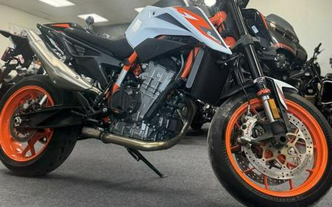 2021 KTM #890DUKER - UKT6480