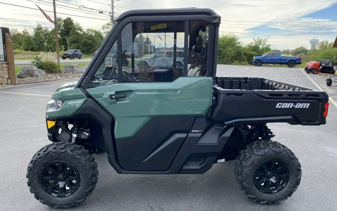 2026 Can-Am® Defender DPS CAB HD10