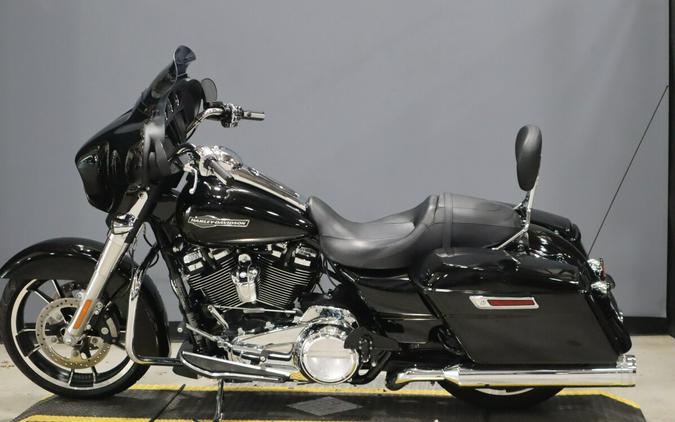 2022 Harley-Davidson Street Glide Vivid Black