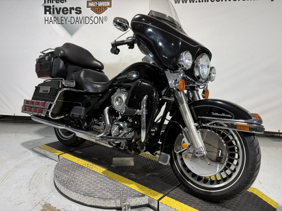 2010 Harley-Davidson® Electra Glide® Ultra Classic® Vivid Black