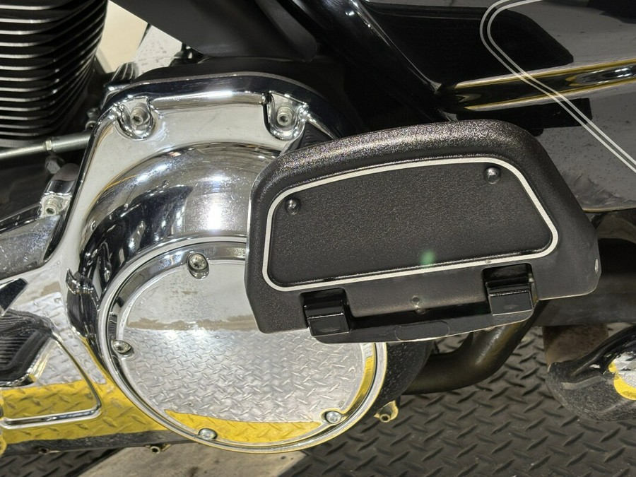 2010 Harley-Davidson® Electra Glide® Ultra Classic® Vivid Black