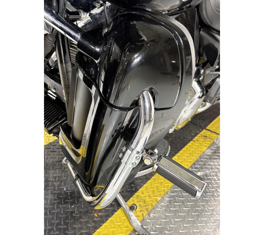 2010 Harley-Davidson® Electra Glide® Ultra Classic® Vivid Black