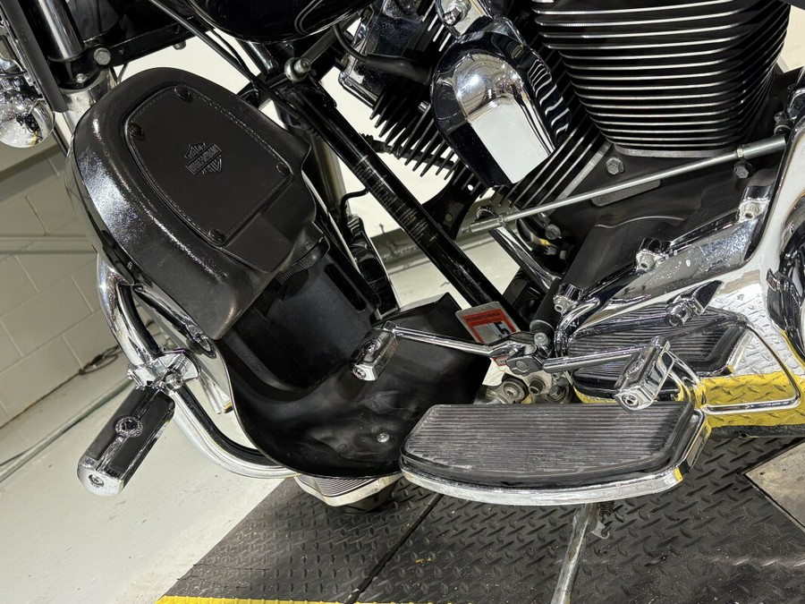 2010 Harley-Davidson® Electra Glide® Ultra Classic® Vivid Black