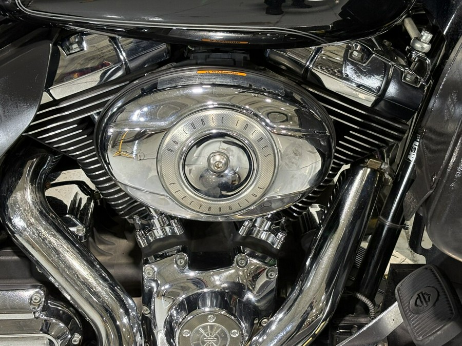 2010 Harley-Davidson® Electra Glide® Ultra Classic® Vivid Black