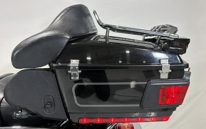 2010 Harley-Davidson® Electra Glide® Ultra Classic® Vivid Black
