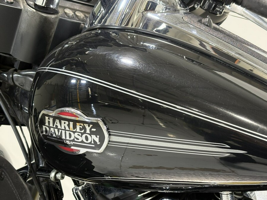 2010 Harley-Davidson® Electra Glide® Ultra Classic® Vivid Black