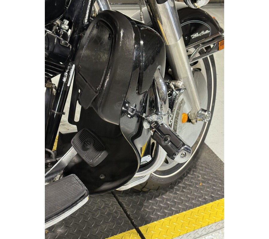 2010 Harley-Davidson® Electra Glide® Ultra Classic® Vivid Black