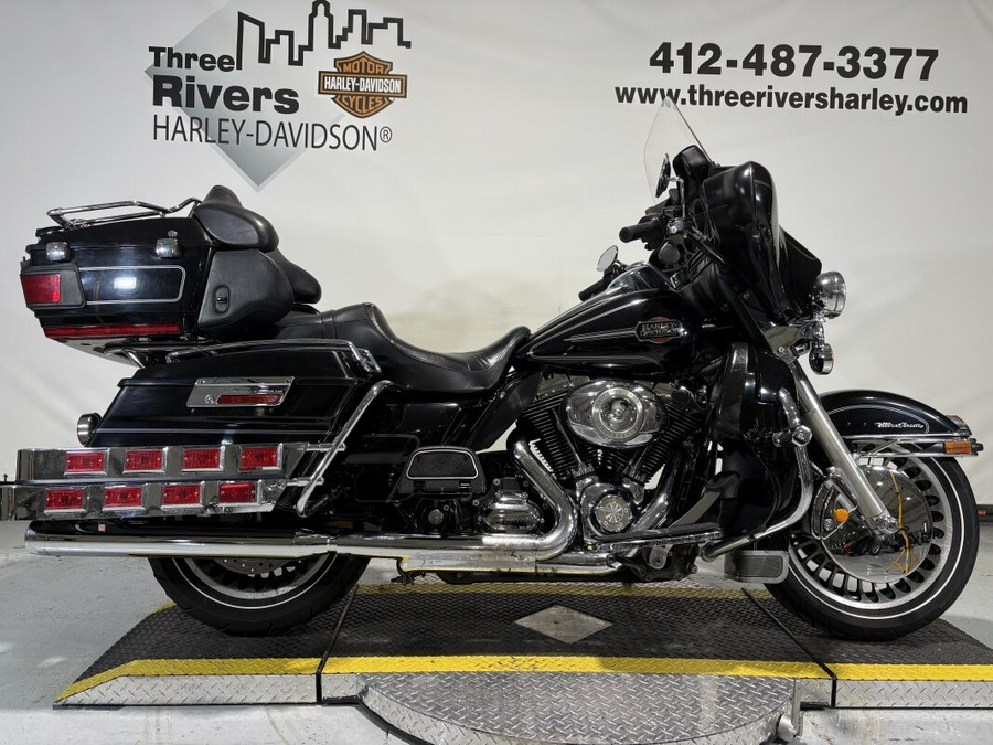 2010 Harley-Davidson® Electra Glide® Ultra Classic® Vivid Black