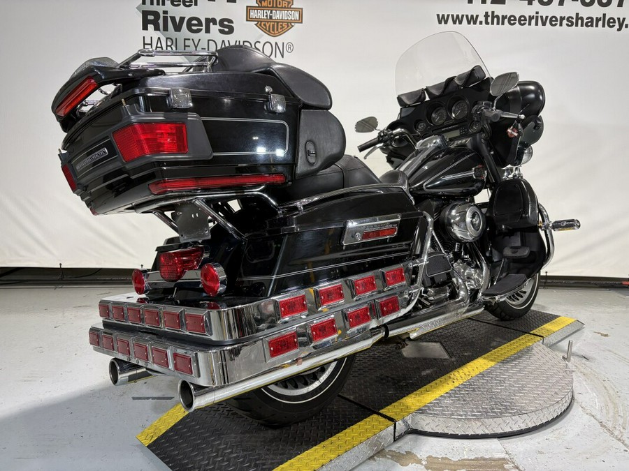 2010 Harley-Davidson® Electra Glide® Ultra Classic® Vivid Black