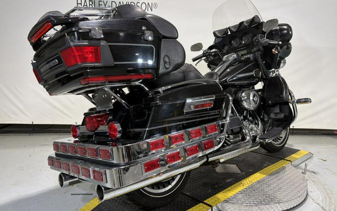 2010 Harley-Davidson® Electra Glide® Ultra Classic® Vivid Black