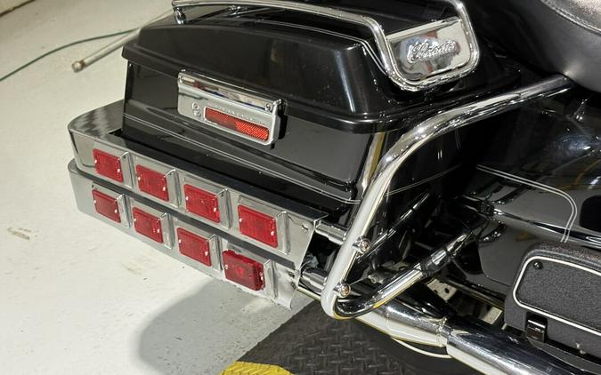 2010 Harley-Davidson® Electra Glide® Ultra Classic® Vivid Black