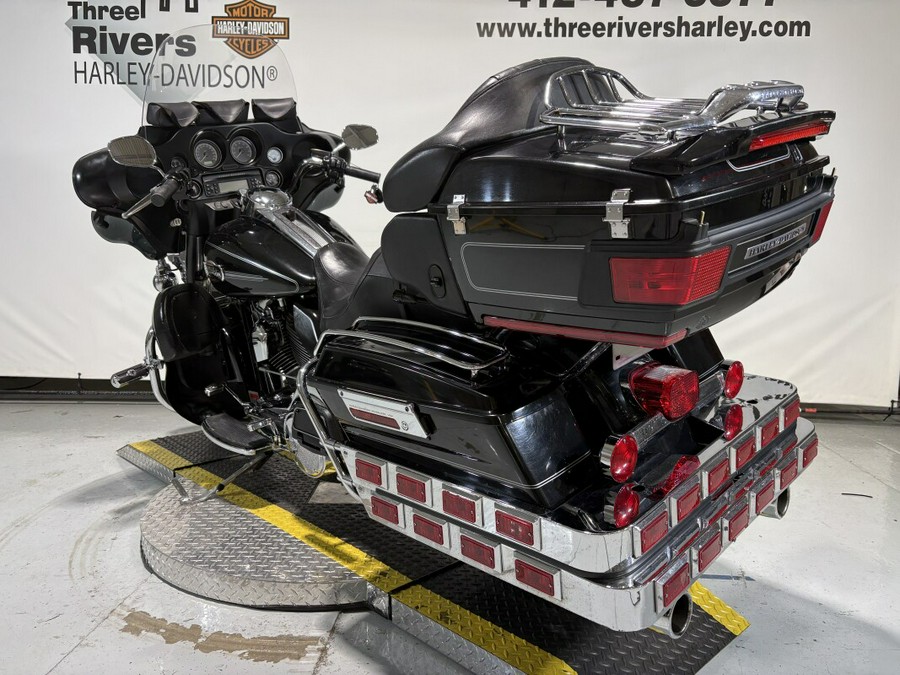 2010 Harley-Davidson® Electra Glide® Ultra Classic® Vivid Black