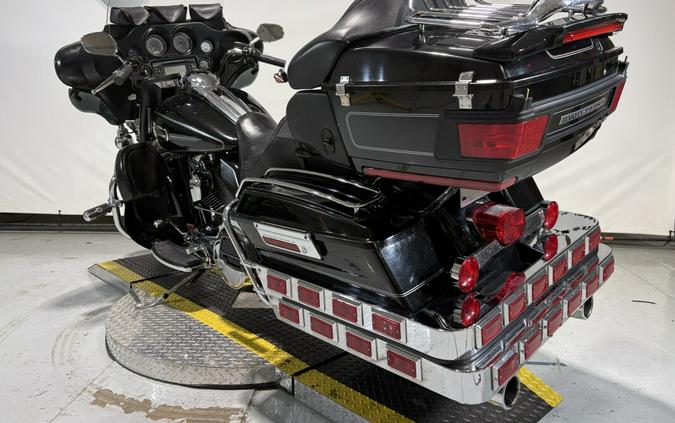 2010 Harley-Davidson® Electra Glide® Ultra Classic® Vivid Black