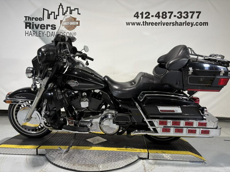 2010 Harley-Davidson® Electra Glide® Ultra Classic® Vivid Black