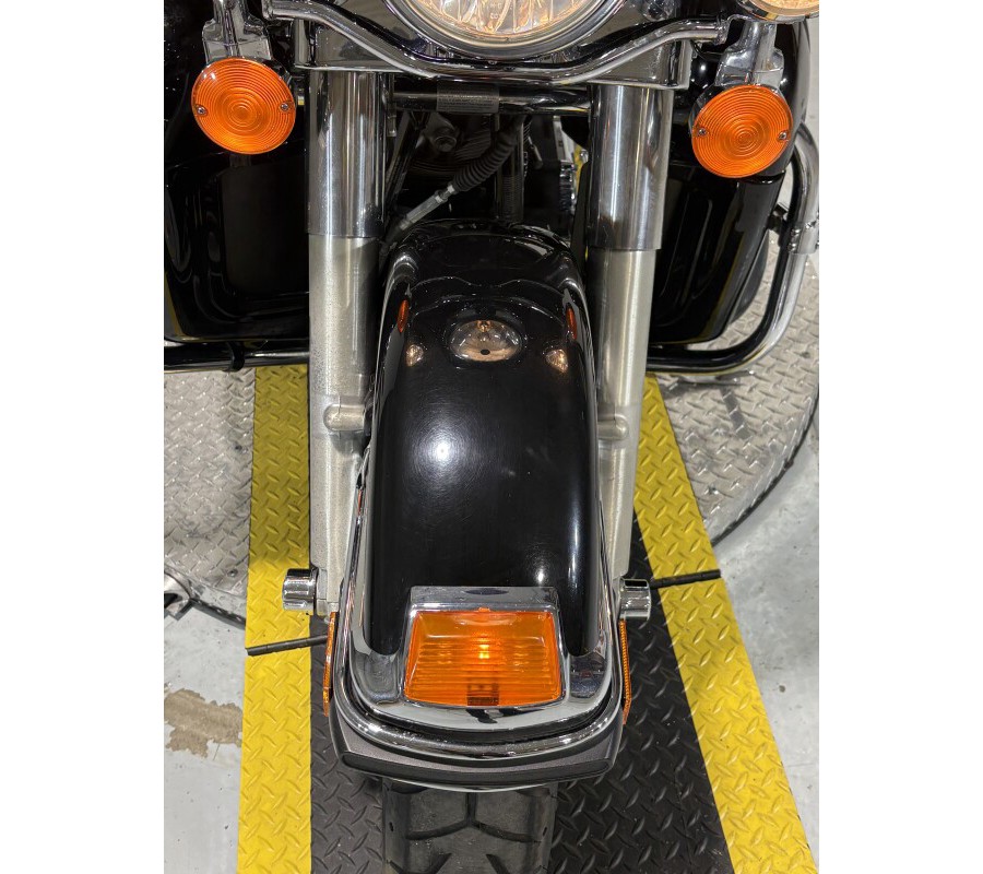 2010 Harley-Davidson® Electra Glide® Ultra Classic® Vivid Black