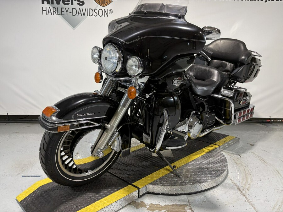 2010 Harley-Davidson® Electra Glide® Ultra Classic® Vivid Black