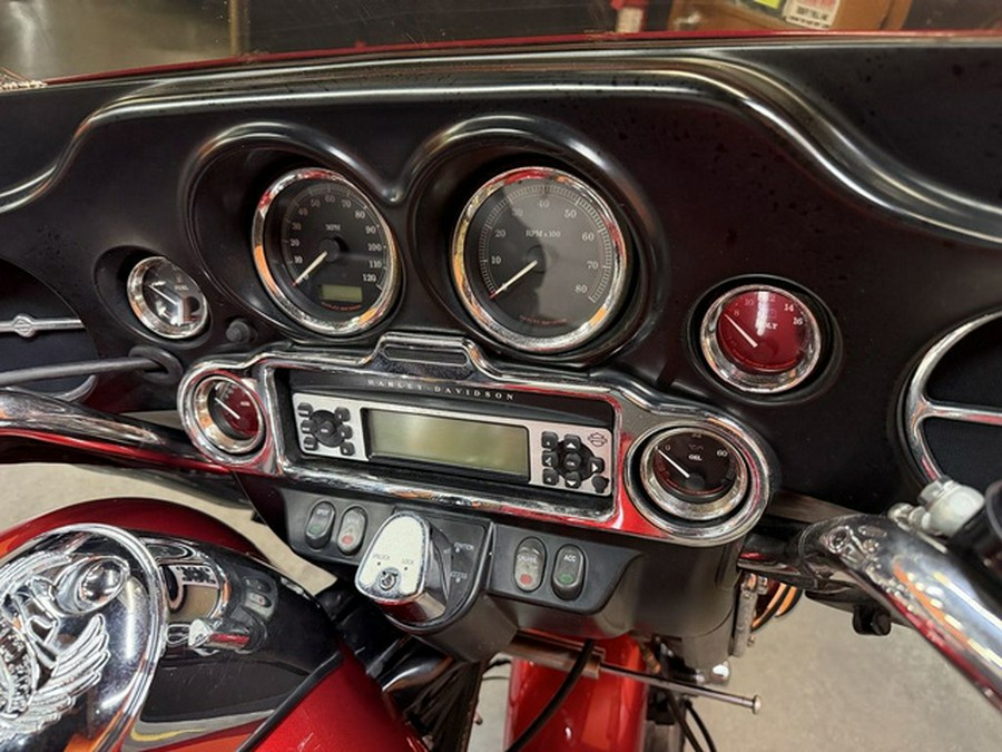 2012 Harley-Davidson Trike FLHTCUTG - Tri Glide Ultra Classic