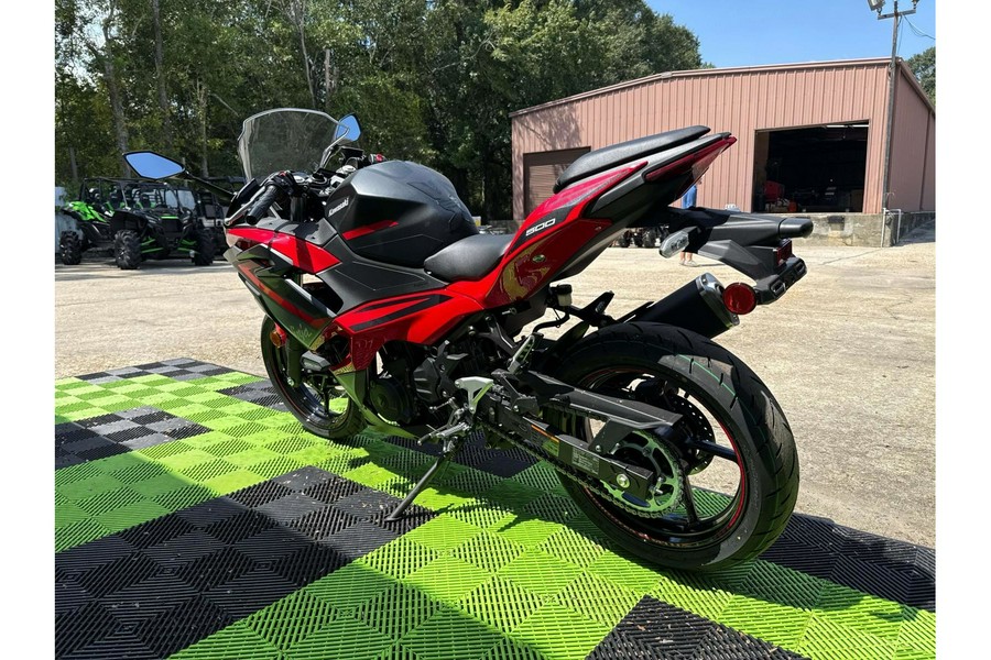 2025 Kawasaki Ninja 500 SE ABS