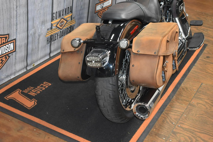 FXDC 2013 Super Glide® Custom