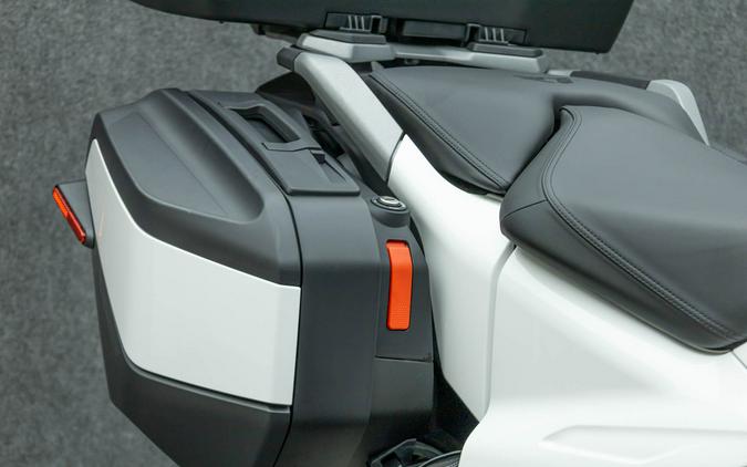 2026 BMW R1300RT