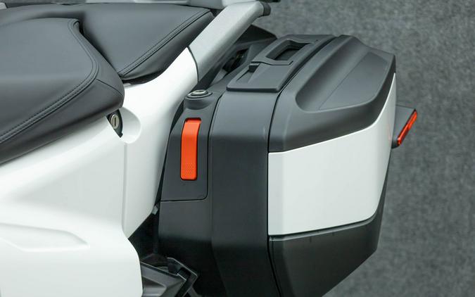 2026 BMW R1300RT