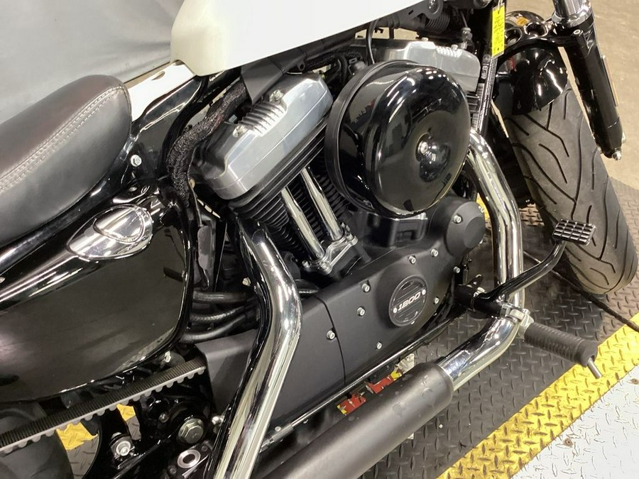 2016 Harley-Davidson® XL1200X - Sportster® Forty-Eight®