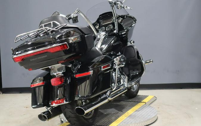 2018 Harley-Davidson Road Glide Ultra Vivid Black