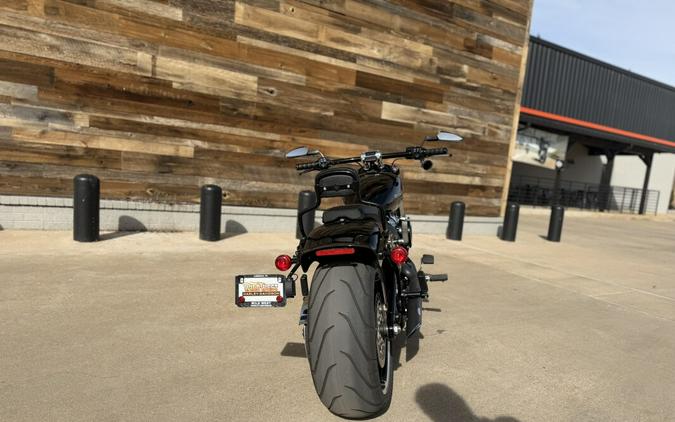 2020 Harley-Davidson® Breakout® 114 Vivid Black