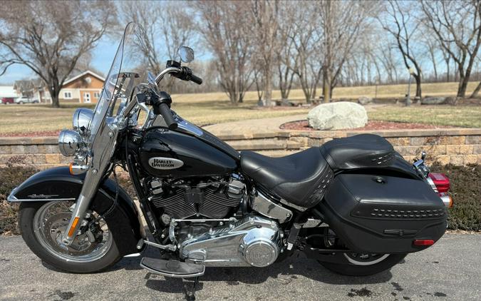 2024 Harley-Davidson® Heritage Classic Vivid Black
