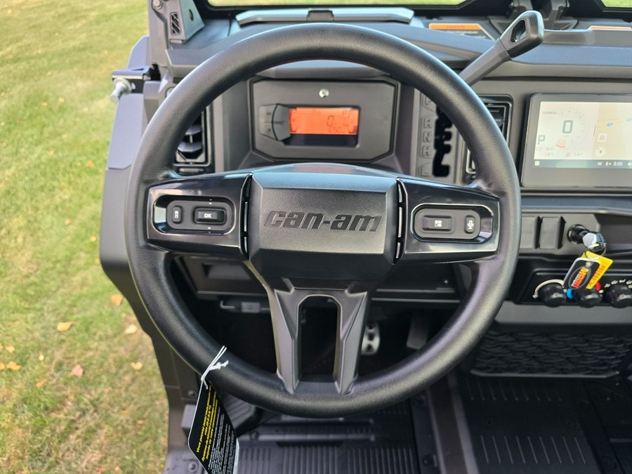 2026 Can-Am Defender XT CAB HD11