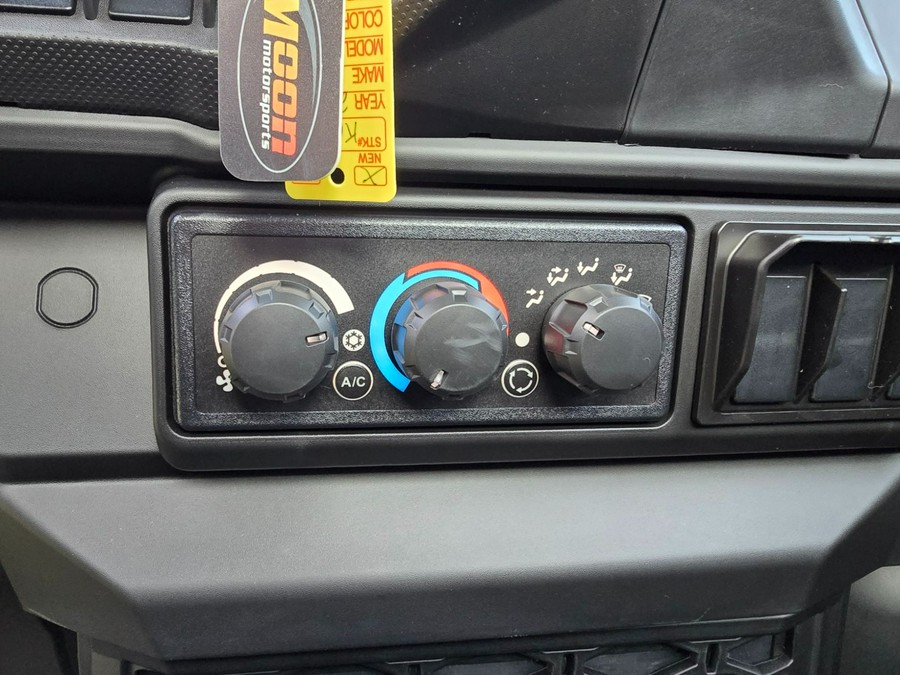 2026 Can-Am Defender XT CAB HD11