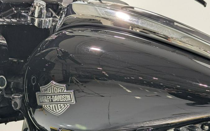 2023 Harley-Davidson® Road Glide® Special Vivid Black Trim Chrome