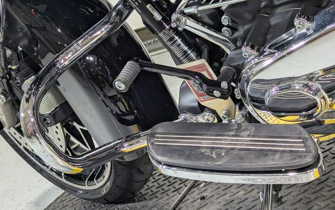 2023 Harley-Davidson® Road Glide® Special Vivid Black Trim Chrome