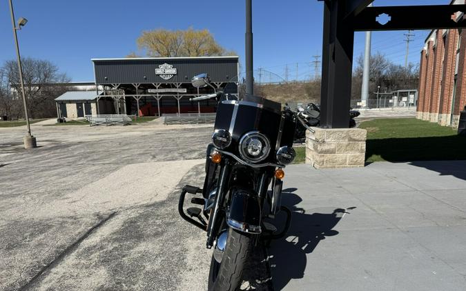 2020 Harley-Davidson Heritage Classic 114 Vivid Black