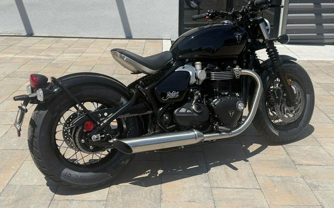 2026 Triumph Bonneville Bobber Jet Black