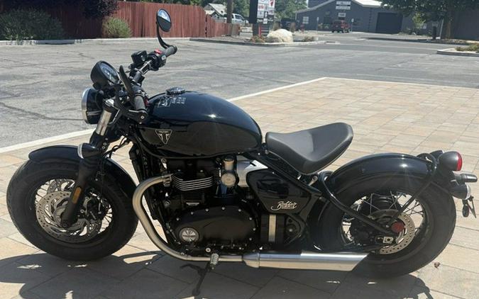 2026 Triumph Bonneville Bobber Jet Black