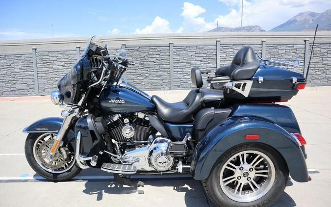 2016 Harley-Davidson Tri Glide Ultra Custom Colour Cosmic Blue Pearl