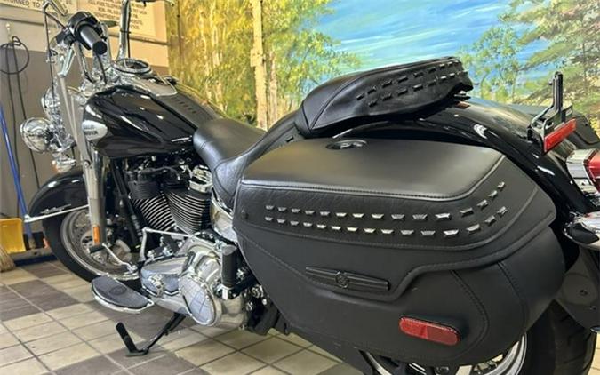 2021 Harley-Davidson® FLHC - Heritage Classic