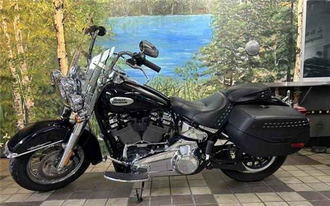 2021 Harley-Davidson® FLHC - Heritage Classic