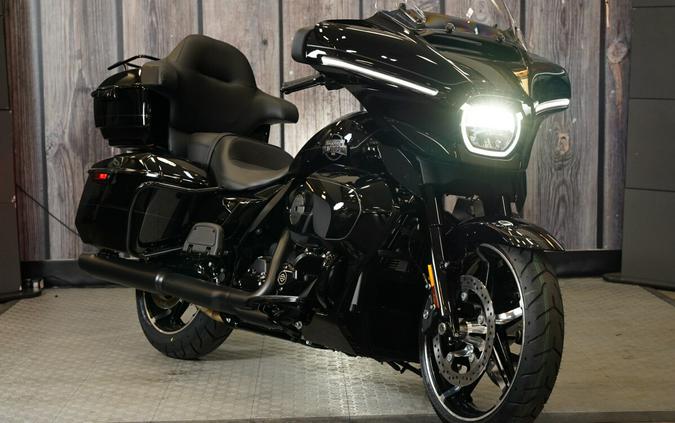 New 2025 Harley-Davidson Street Glide Ultra Motorcycle For Sale In Raleigh, North Carolina