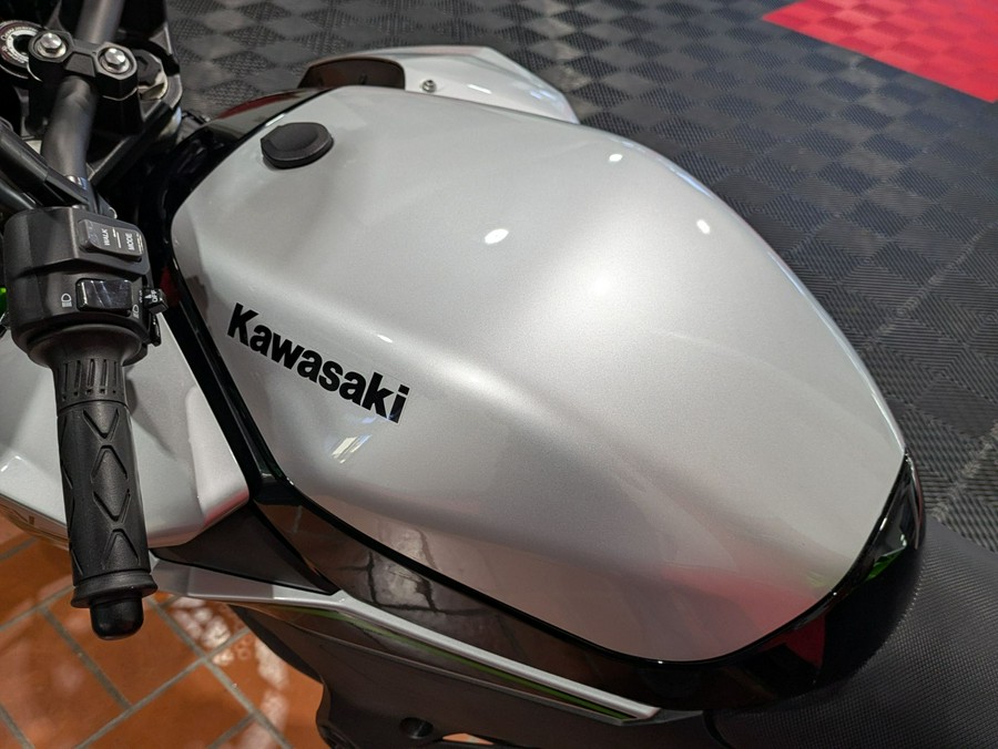 2024 Kawasaki Z e-1 ABS