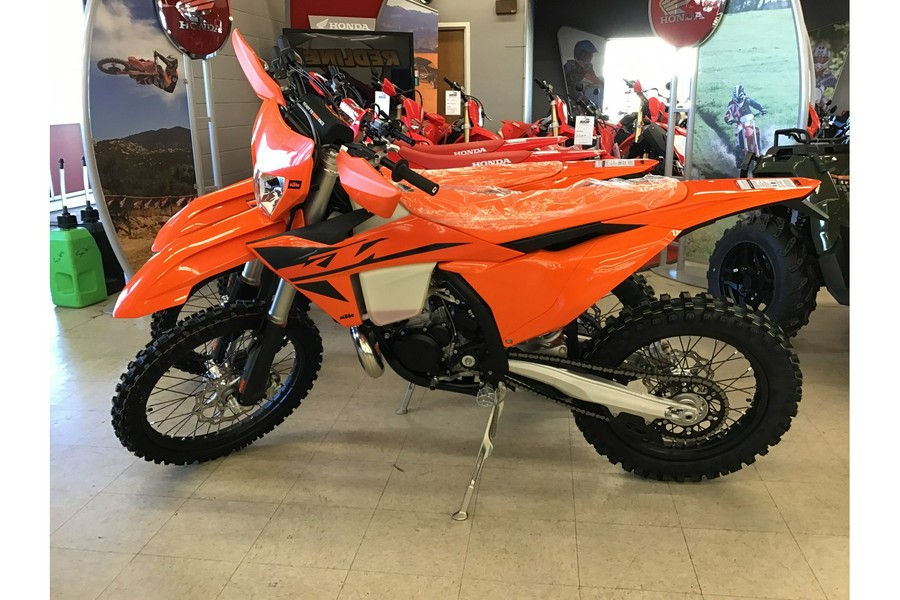 2025 KTM XC 300 W