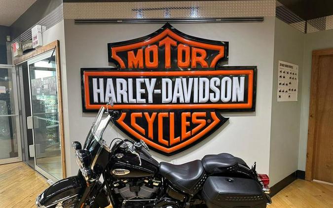 2021 Harley-Davidson® FLHCS - Heritage Classic 114