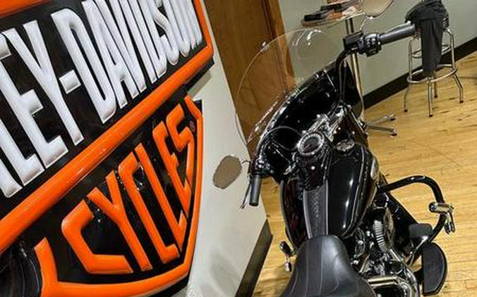 2021 Harley-Davidson® FLHCS - Heritage Classic 114