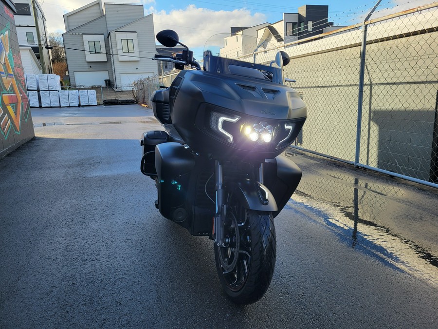 2020 Indian Challenger® Dark Horse®