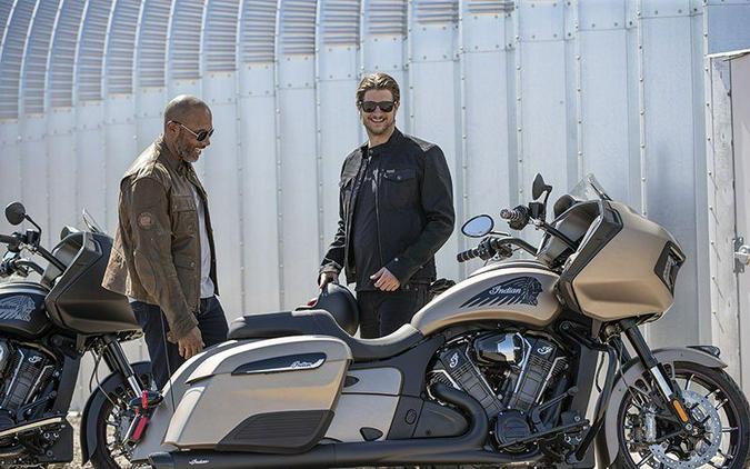 2020 Indian Challenger® Dark Horse®