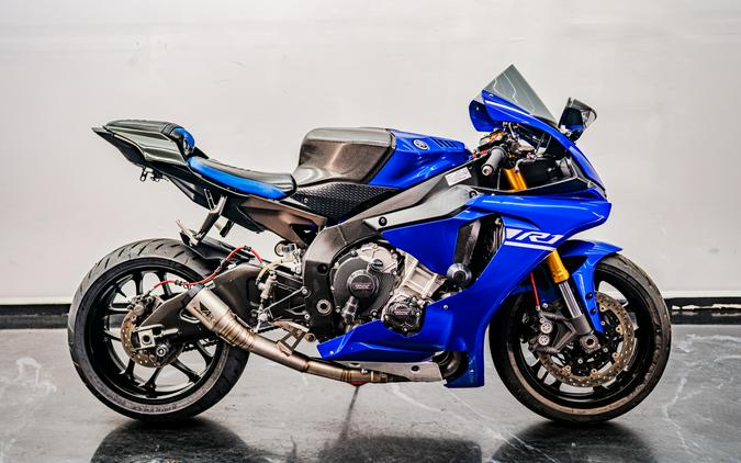 2015 Yamaha Motor Corp., USA YZF-R1
